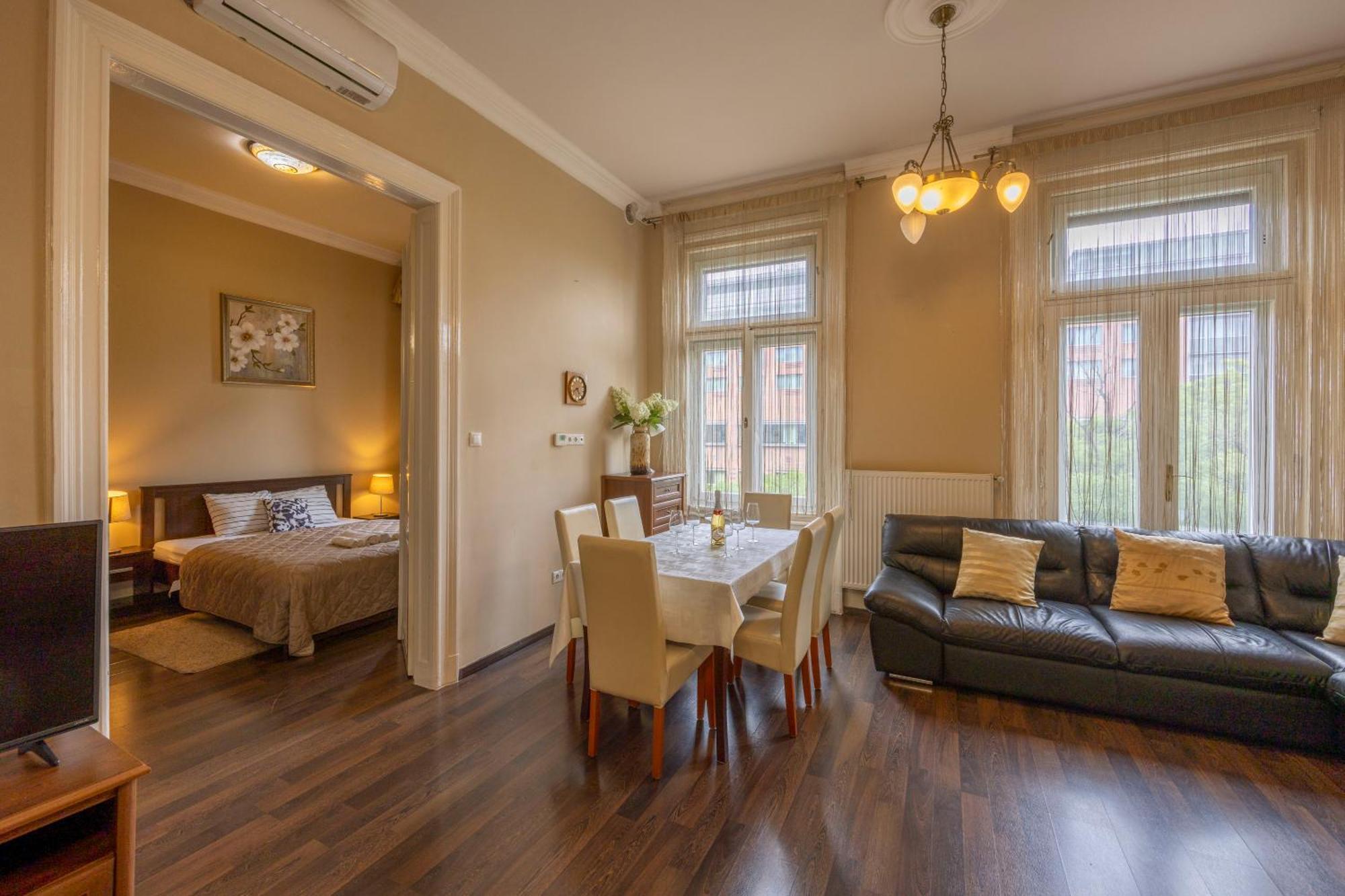 Warm & Cozy Central Home By Anna Budapest Luaran gambar