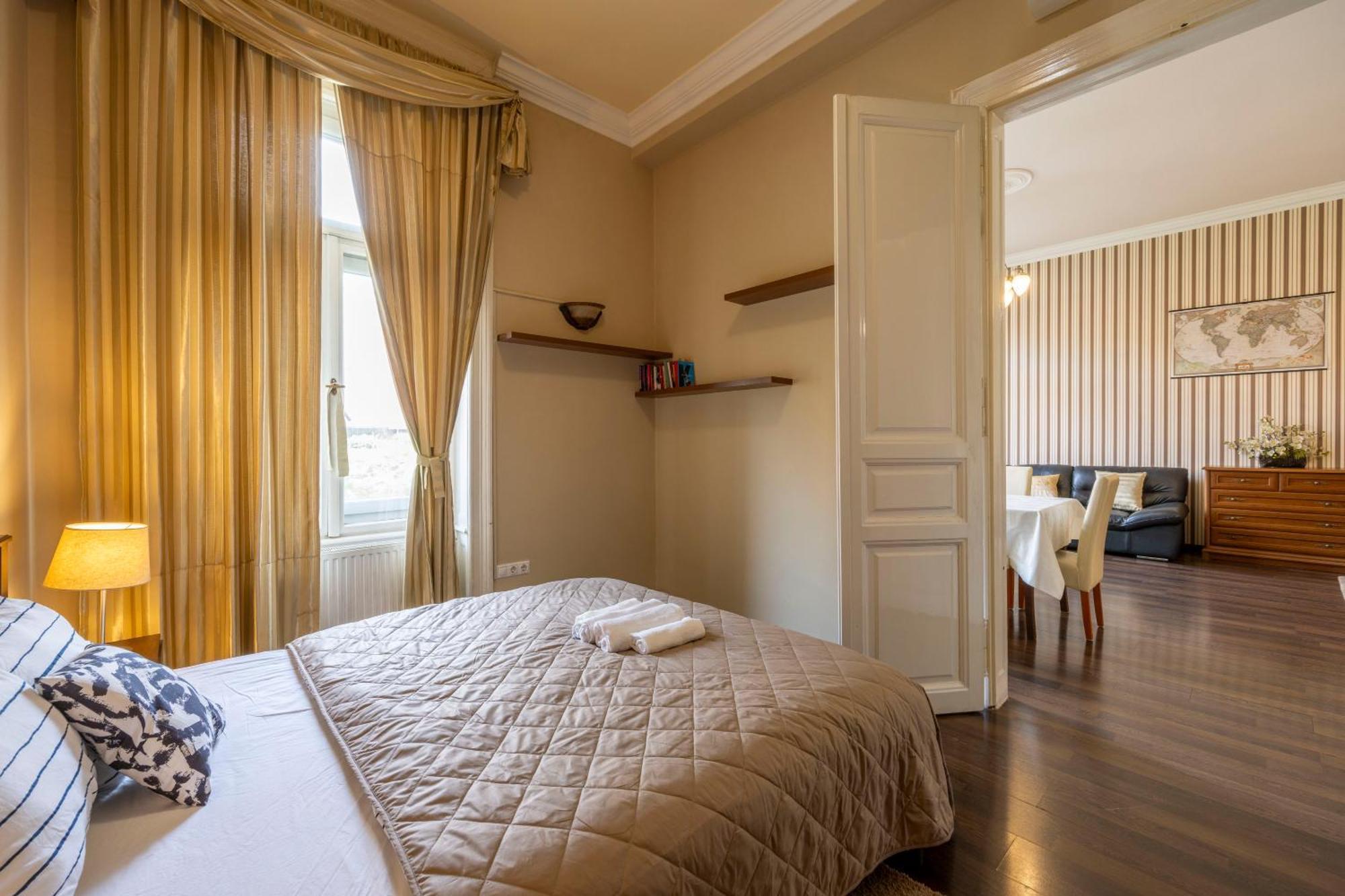 Warm & Cozy Central Home By Anna Budapest Luaran gambar
