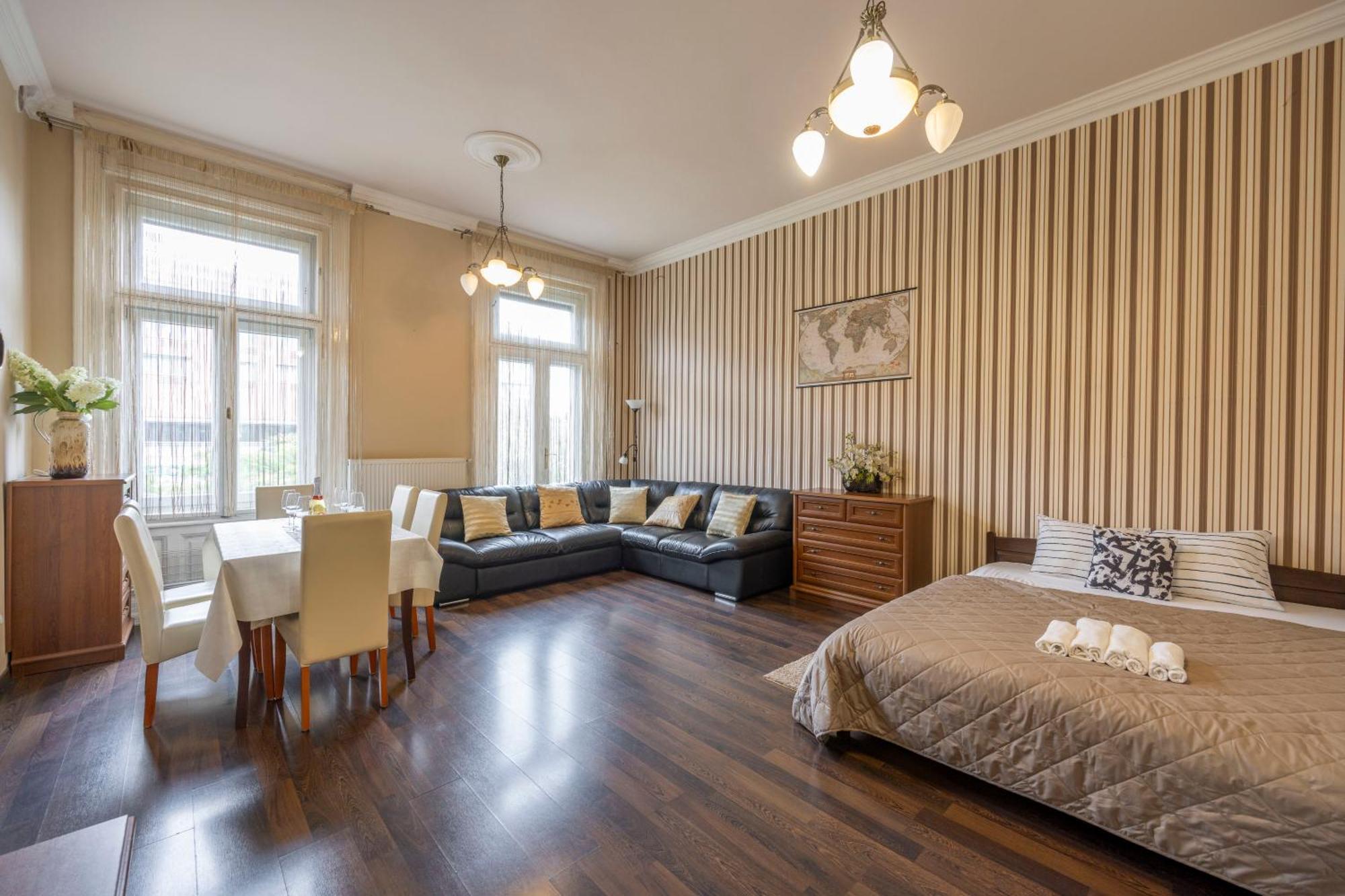 Warm & Cozy Central Home By Anna Budapest Luaran gambar