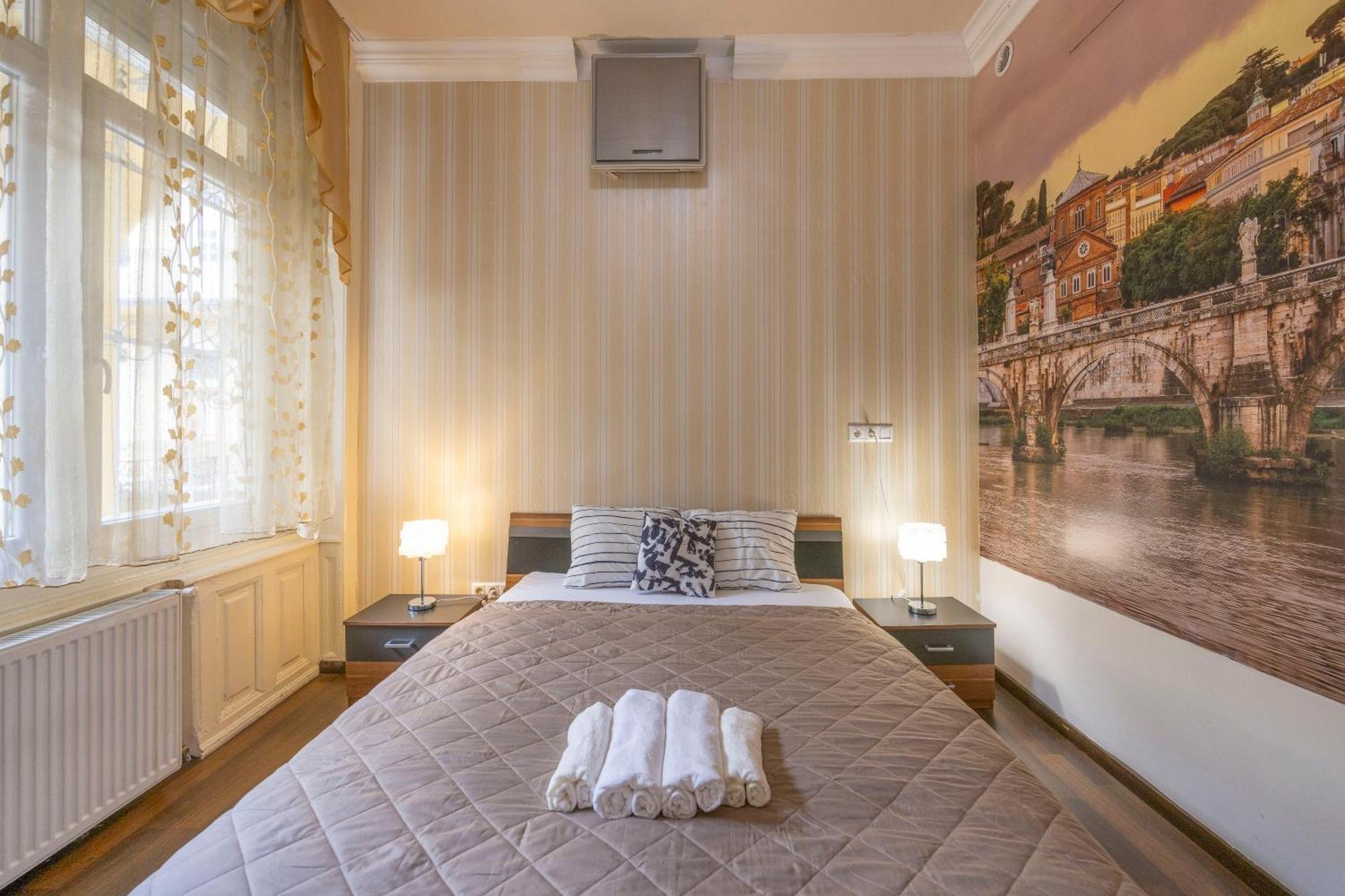 Warm & Cozy Central Home By Anna Budapest Luaran gambar